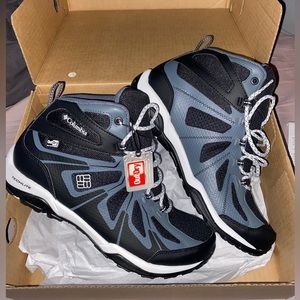 NWT Columbia Women's Black White Grove Heights Waterproof Hiking Boots size 10